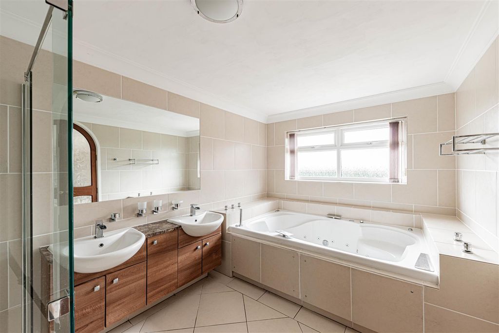 Additional image 11 of 5 bed detached bungalow for saleTothill Street, Minster, Ramsgate CT12