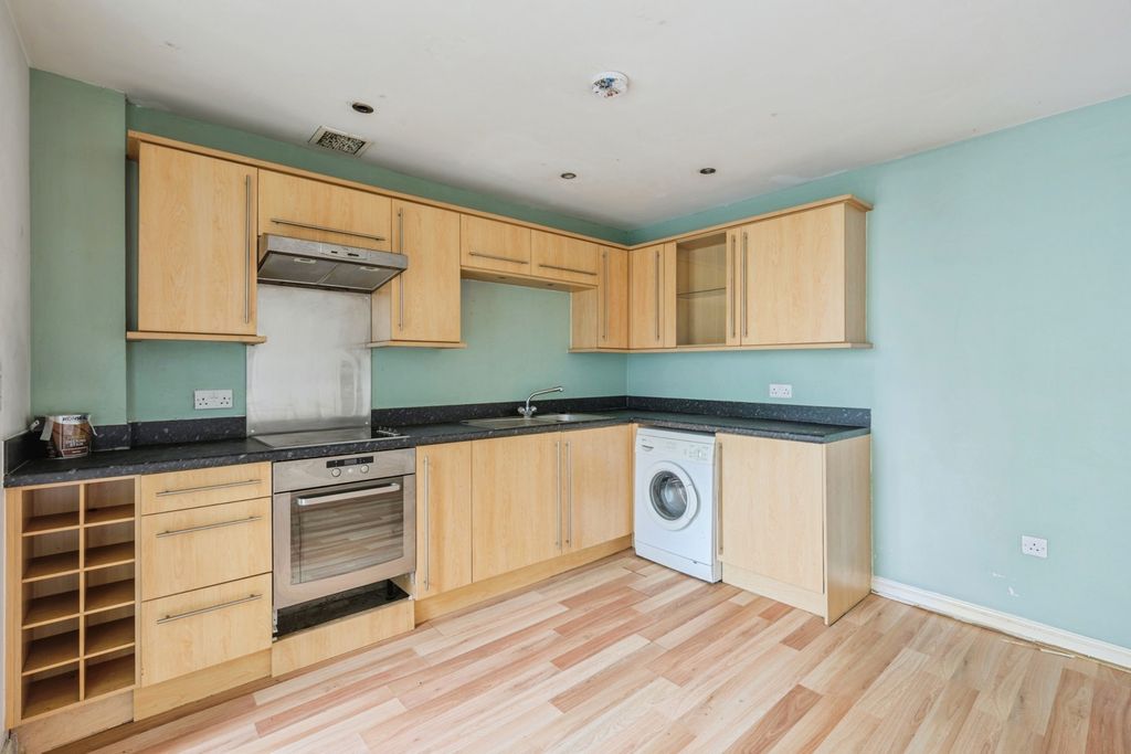 Property photo 3 of 14 Pbox-Img.Jpg