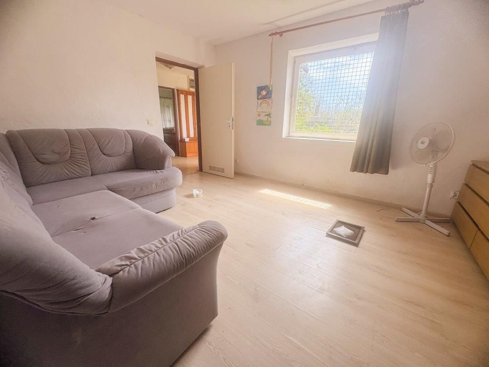 Property photo 3 of 6