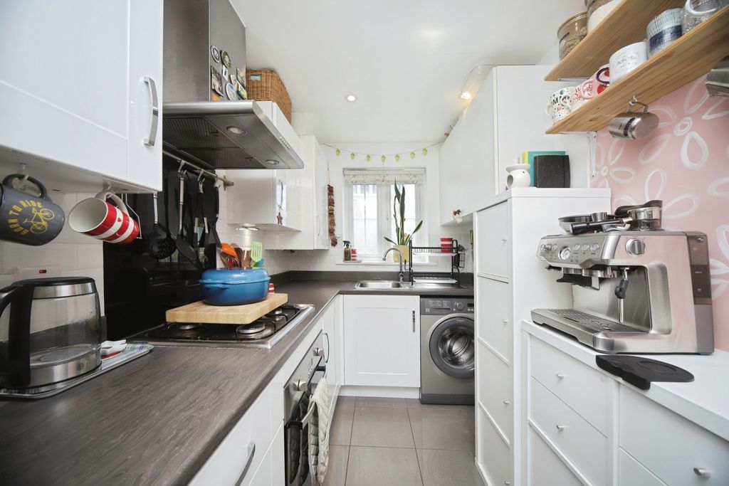 Property photo 3 of 22 Pbox-Img.Jpg