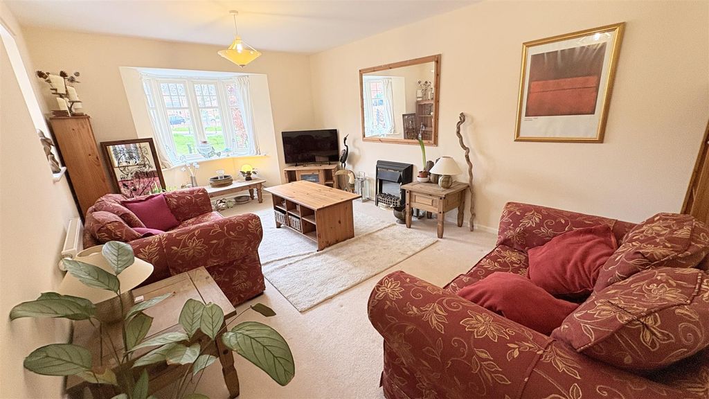 Property photo 2 of 19 Living Room