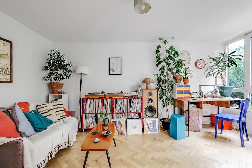 Property photo 2 of 13 05-3d92Jhhgll - 38 Kitley Gardens - 7-Small