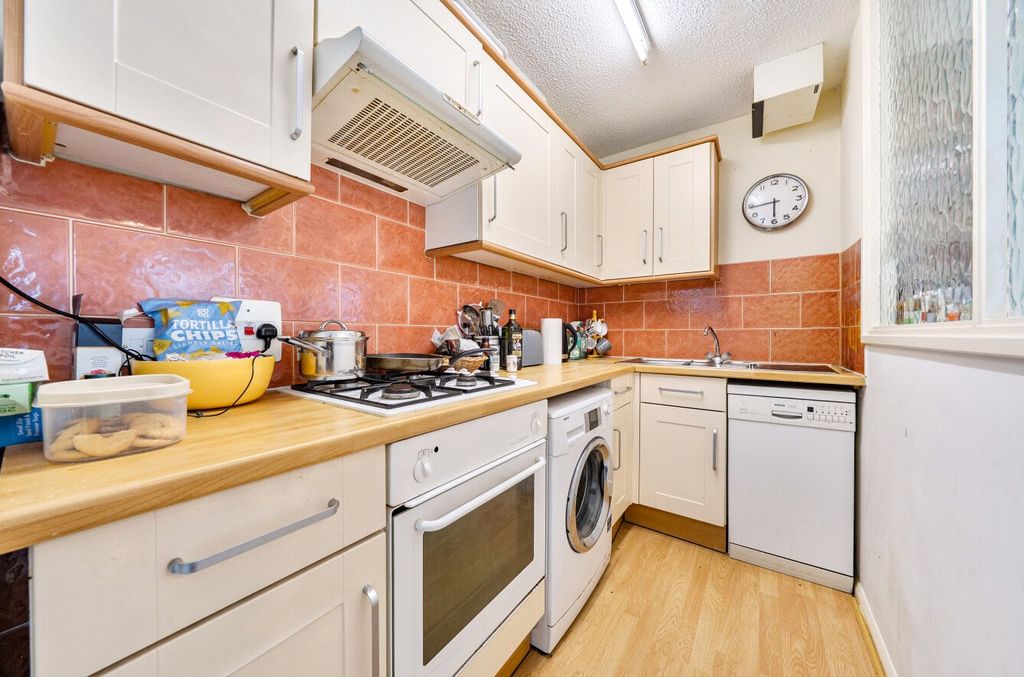 Property photo 3 of 10 Picture No. 14