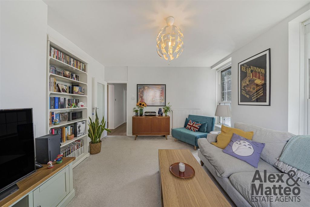 Property photo 1 of 19 Hazelwood House