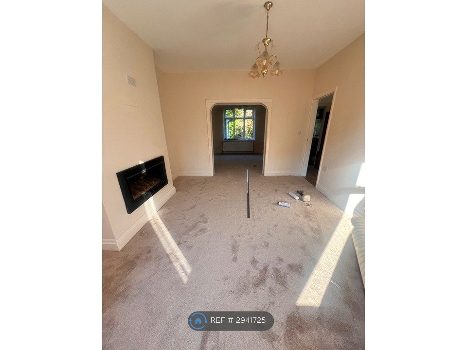 Property photo 3 of 10 Living Room