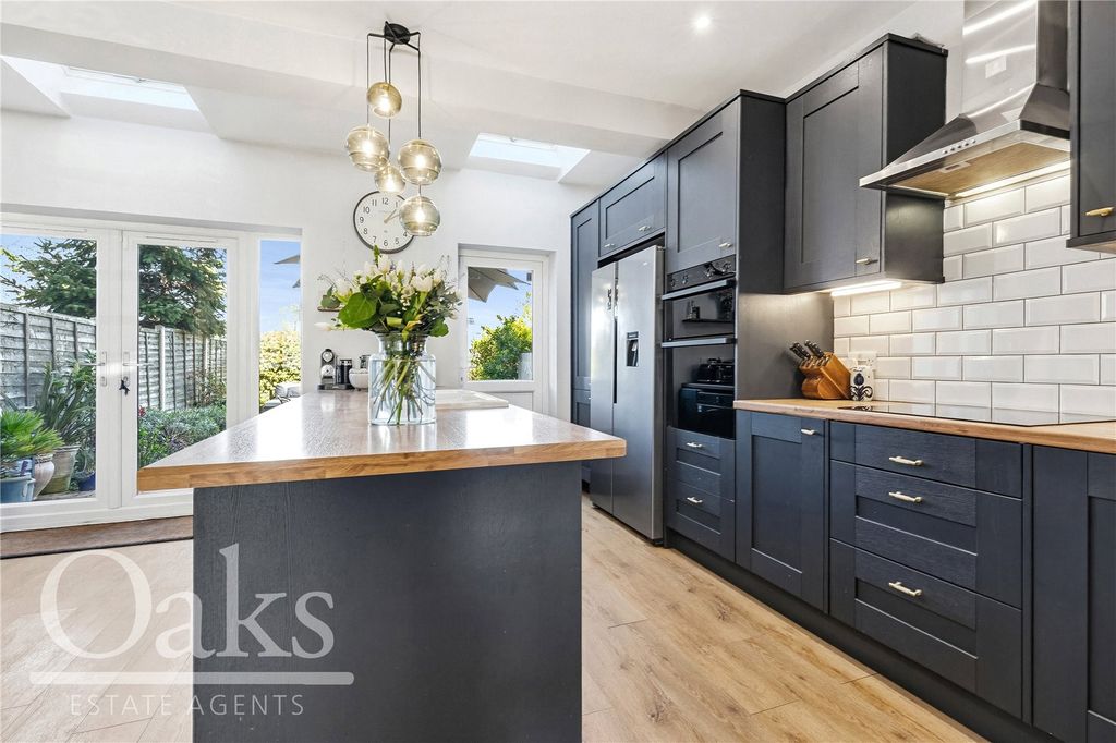 Property photo 3 of 12 Picture No. 11