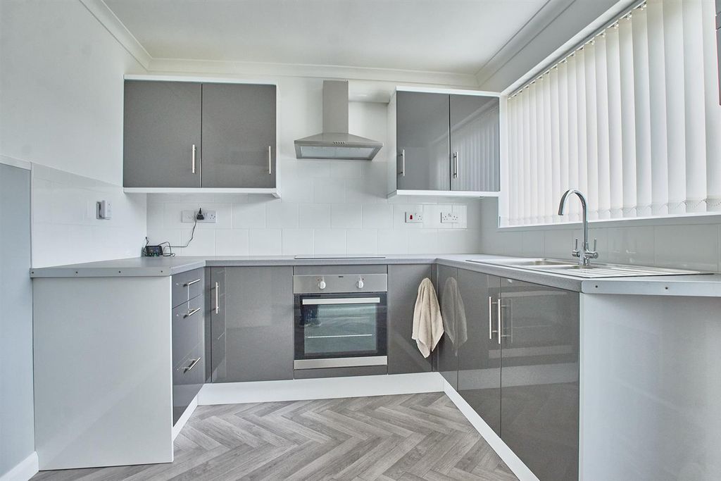 Property photo 2 of 6 Middlefield Ct Hinckley 4.Jpg