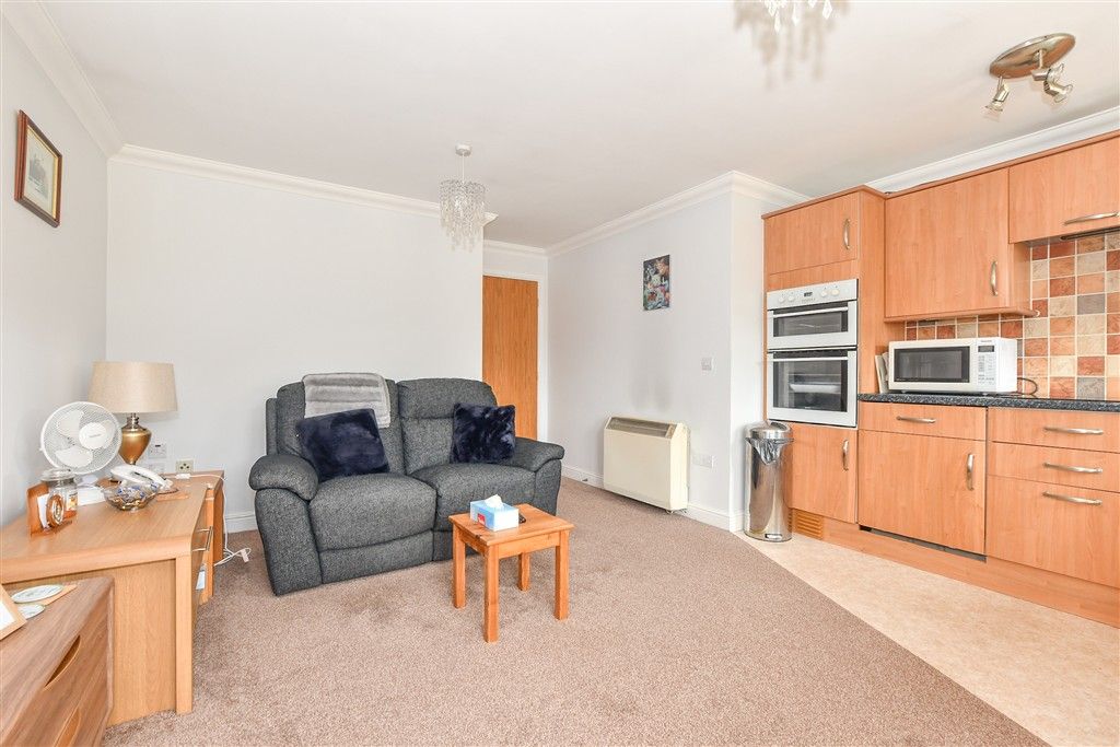 Property photo 3 of 8 Kitchen/Living Room