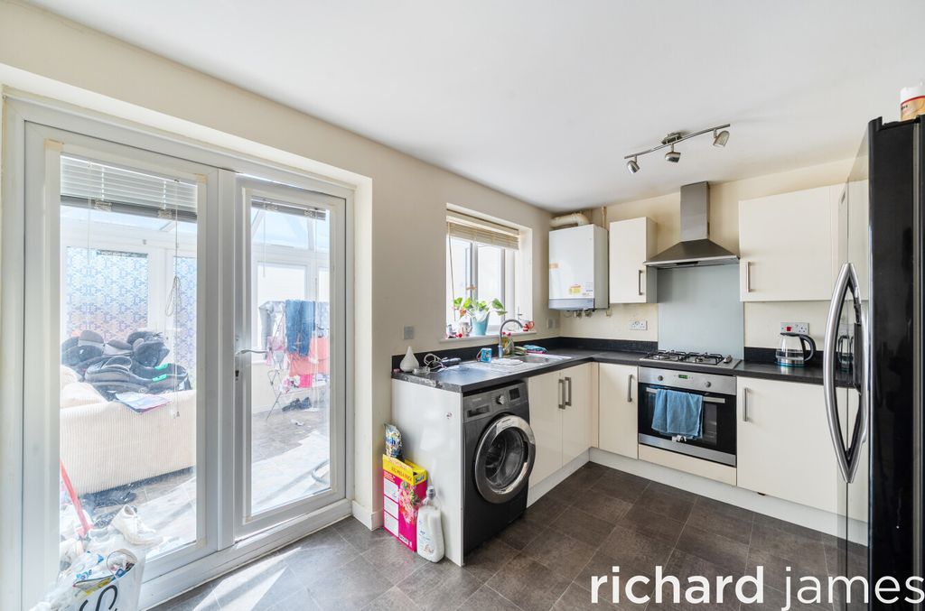 Property photo 3 of 12 A4d0Ea2E2d034Bab9c1870d2476Da966