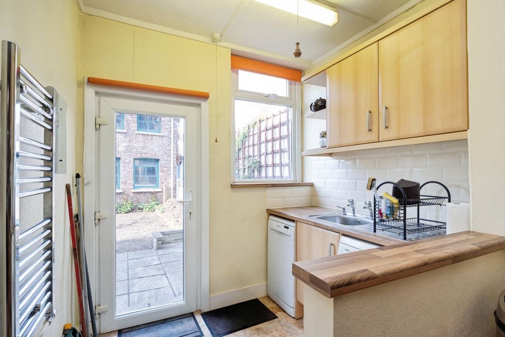 Property photo 2 of 20 Pbox-Img.Jpg