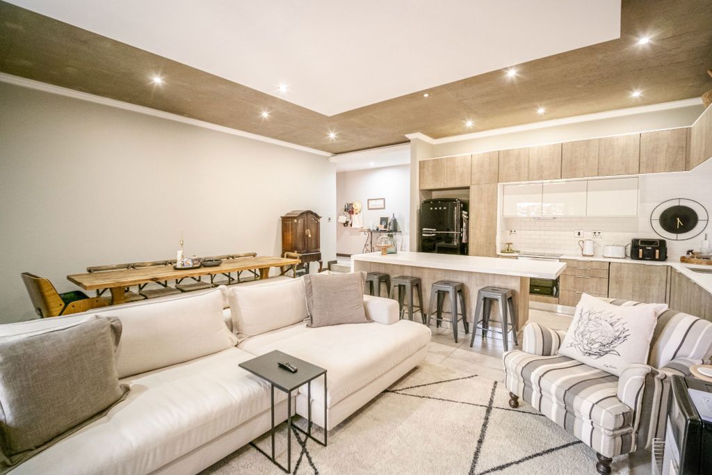 Property photo 1 of 18 Pt1714937