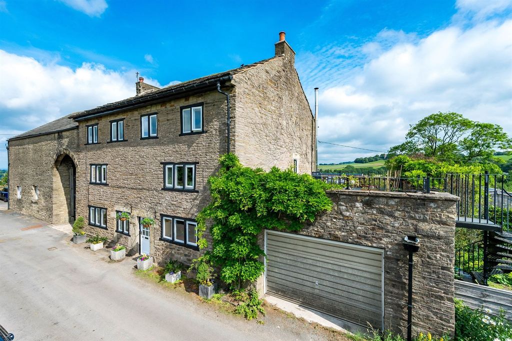 Property photo 1 of 25 (Main)