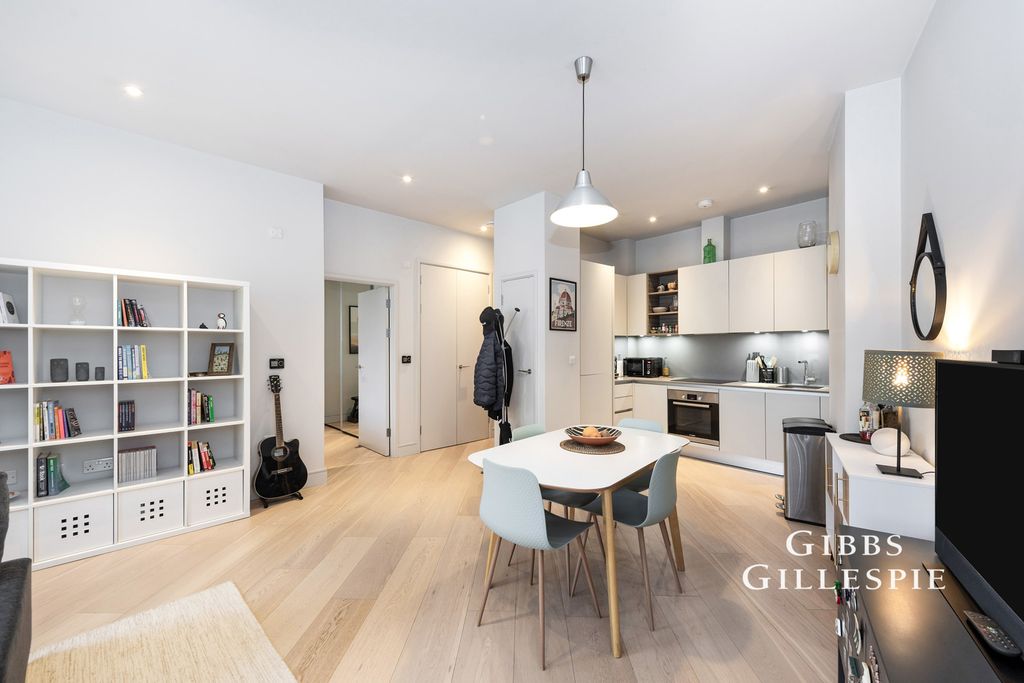 Property photo 2 of 11 Pbox-Img.Jpg