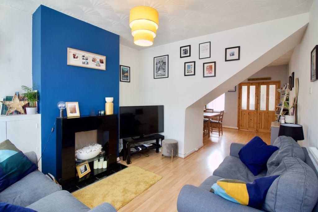 Property photo 2 of 10 32 Dr Reception Room 1