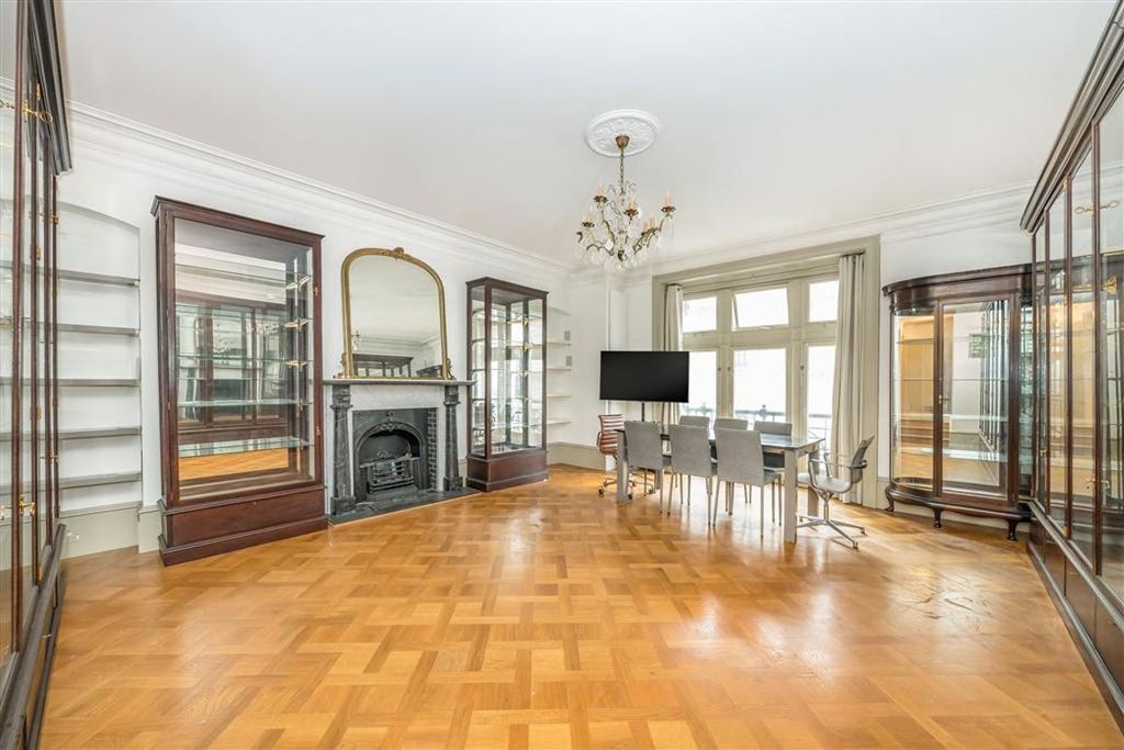 Property photo 1 of 4