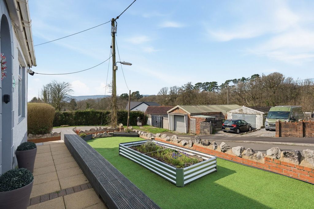 Property photo 3 of 27