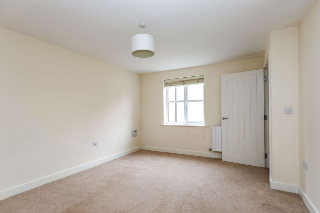 Property photo 3 of 8 Living Room