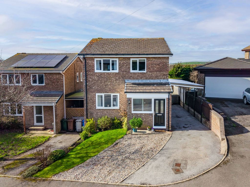 Property photo 1 of 28