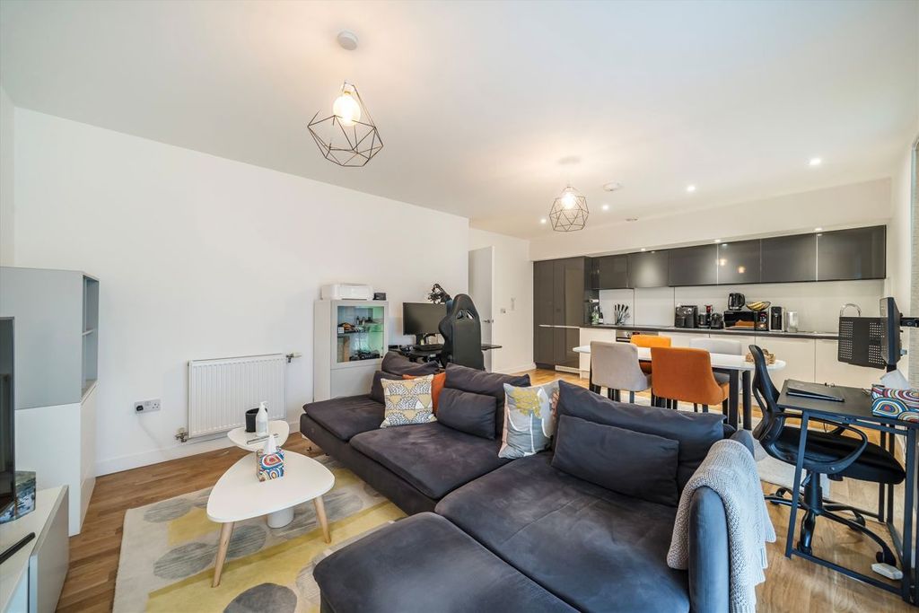 Property photo 3 of 9