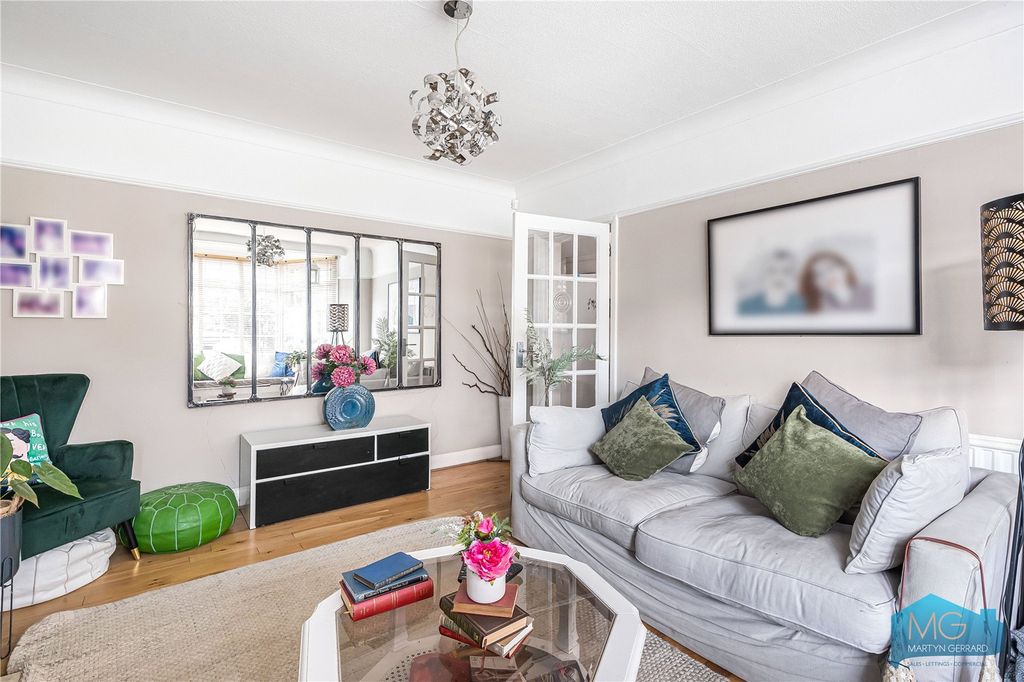 Property photo 3 of 24 Picture No. 11