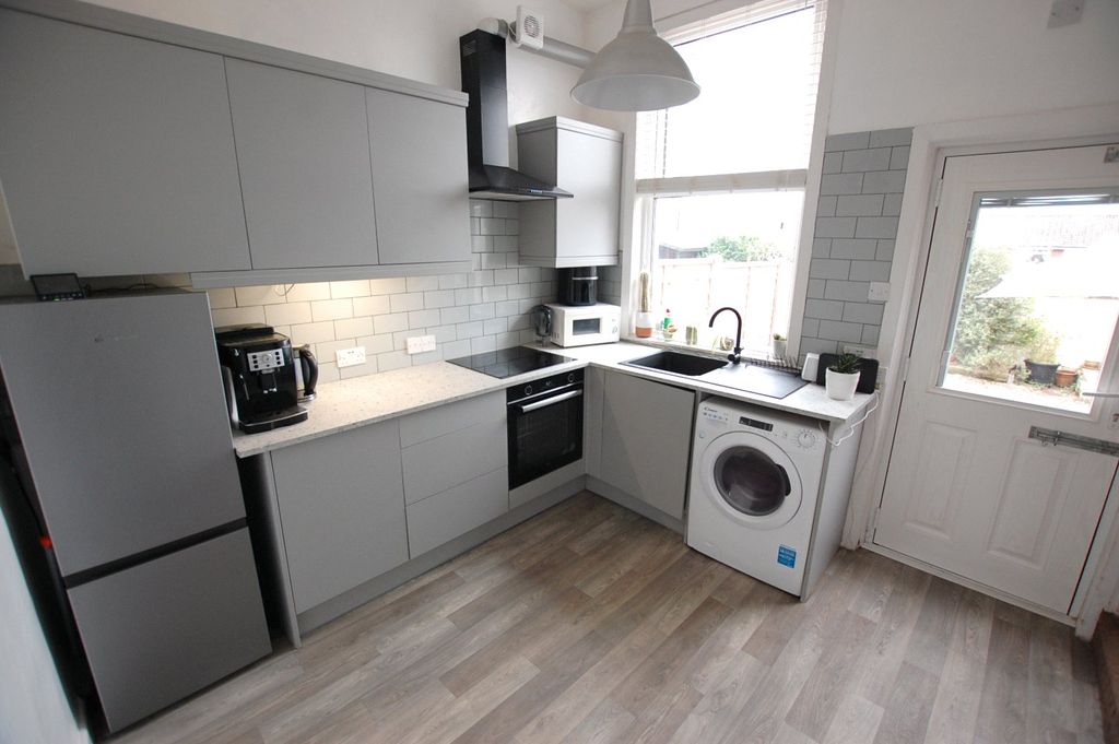 Property photo 2 of 11 Picture No. 13