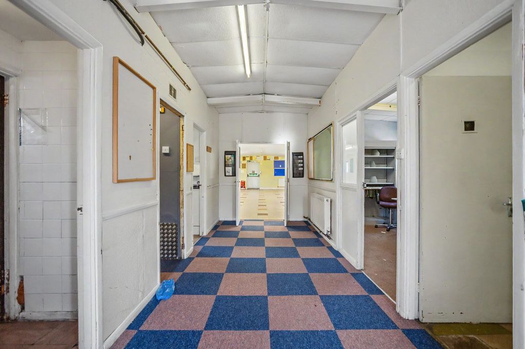 Property photo 3 of 13 114 Queenborough Road, Minster-On-Sea, Sheerness, Isle Of Sheppey Me12 3Da