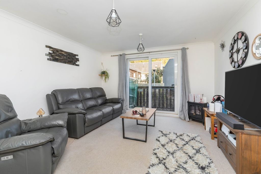 Property photo 3 of 12 5014553