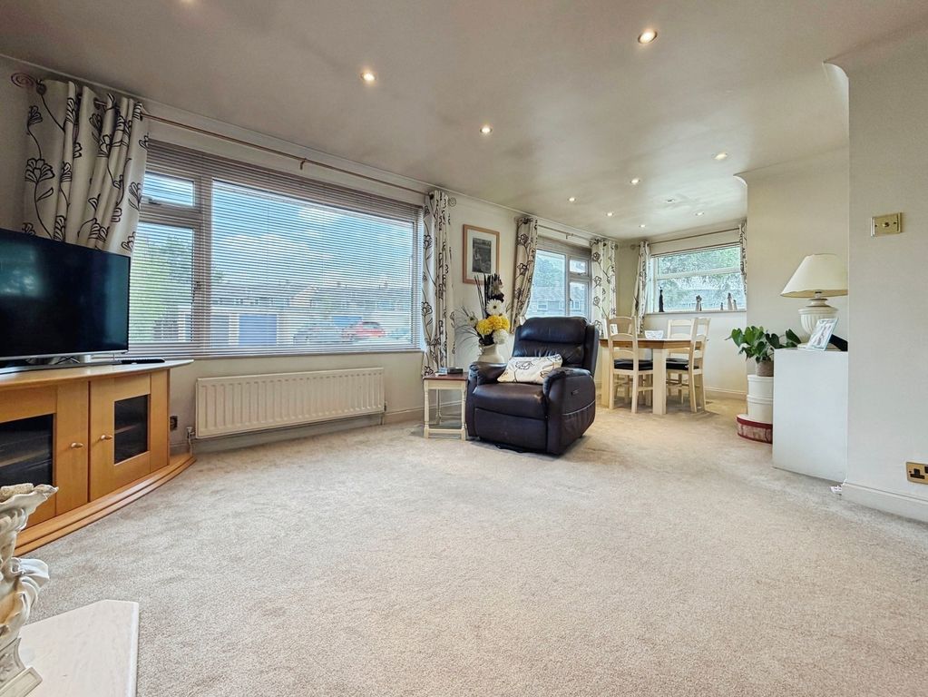 Property photo 2 of 12 Pbox-Img.Jpg