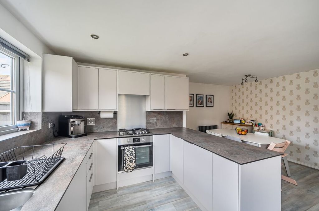 Property photo 2 of 11 1434826869c3cd27A073B