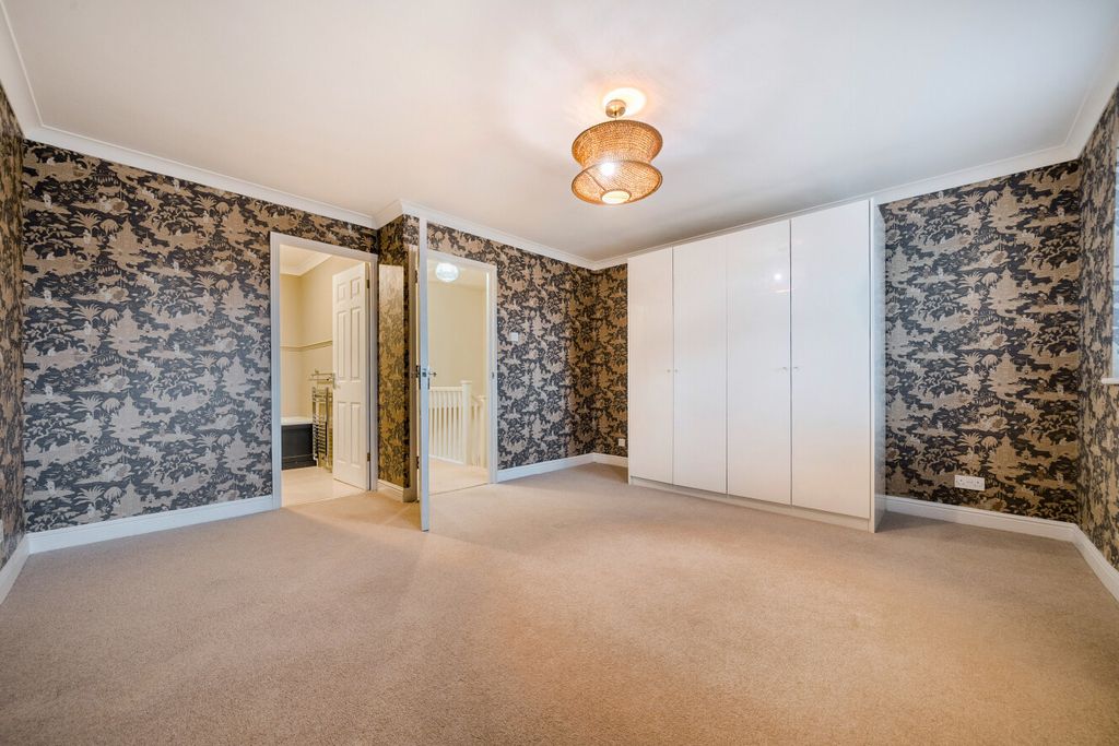 Property photo 3 of 22 1411265-22-698Ec0...