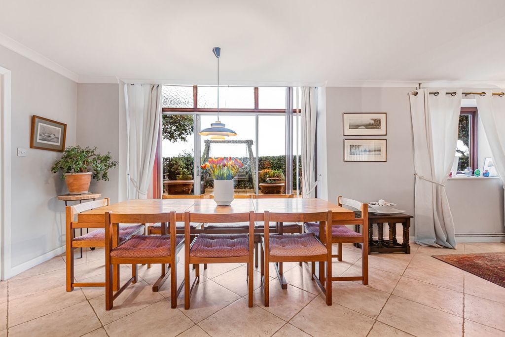Property photo 2 of 25 Dining Area