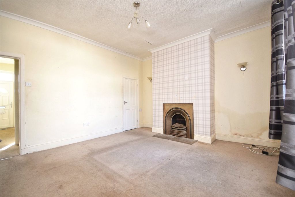 Property photo 3 of 12 Living Room
