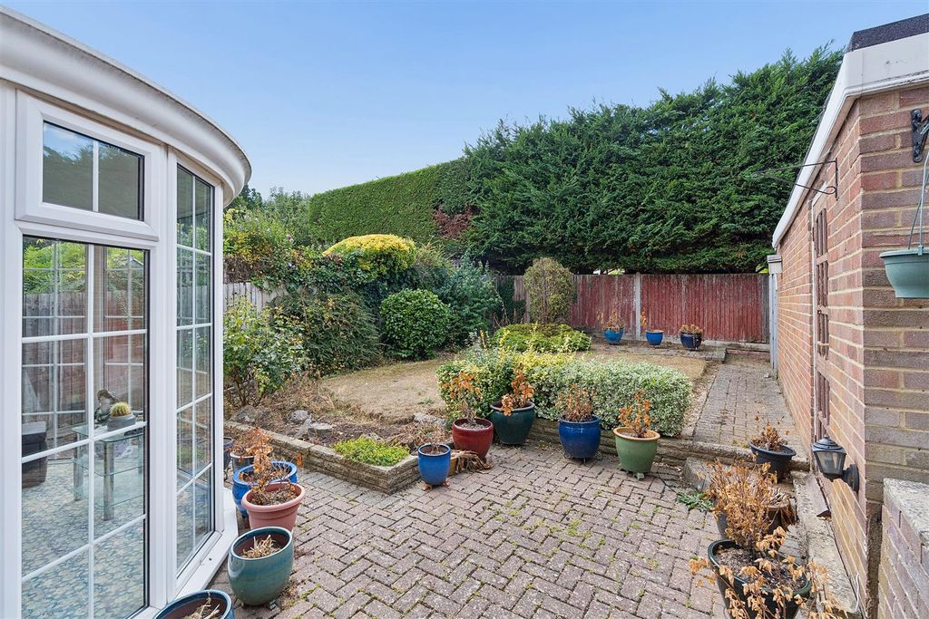 Property photo 2 of 20 Garden