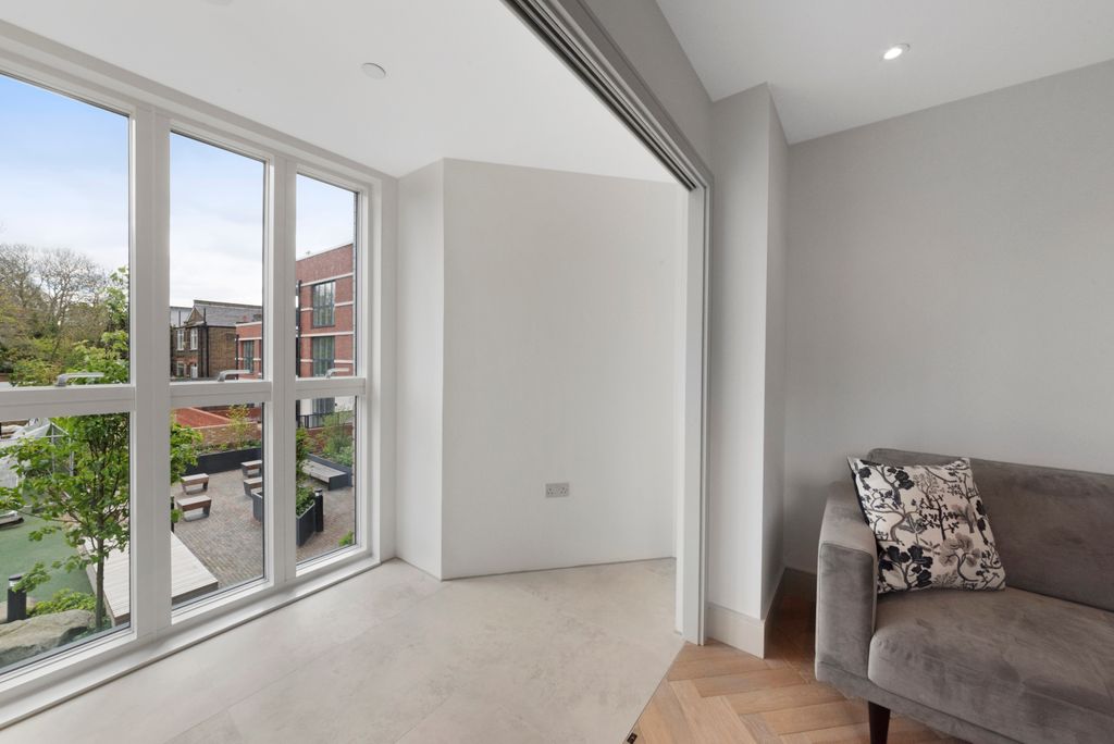 Property photo 3 of 9