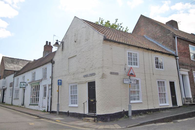 Property photo 1 of 10 Front