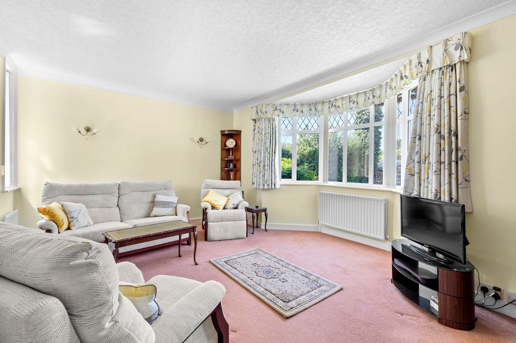 Property photo 3 of 18 Sitting Room