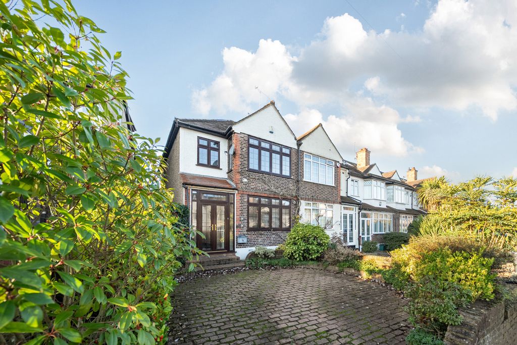 Property photo 1 of 21 External