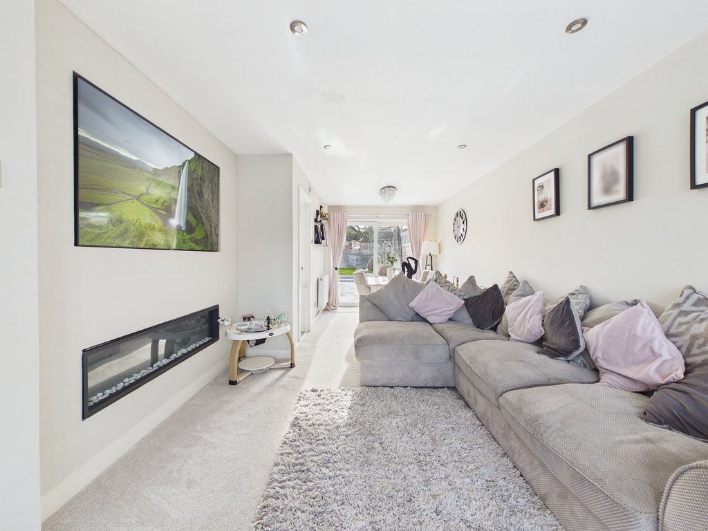 Property photo 3 of 23