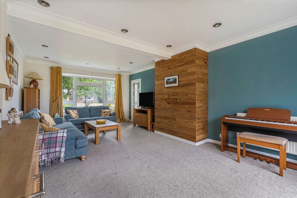 Property photo 2 of 18