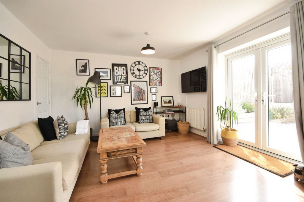 Property photo 2 of 21