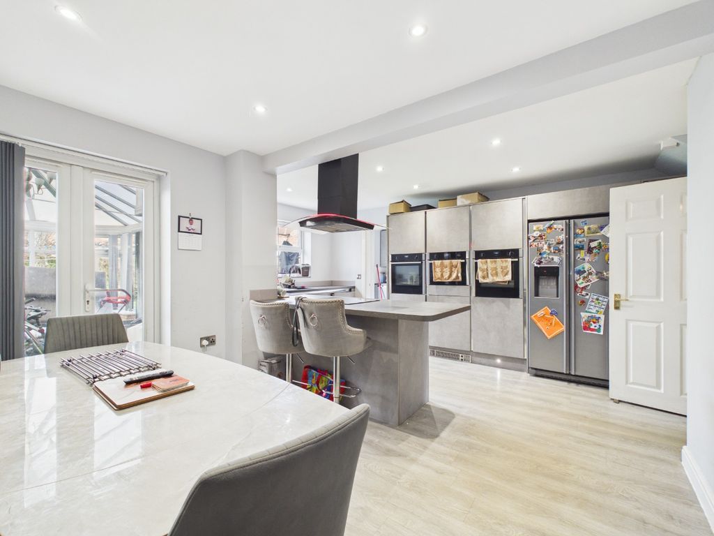 Property photo 2 of 22 4048256