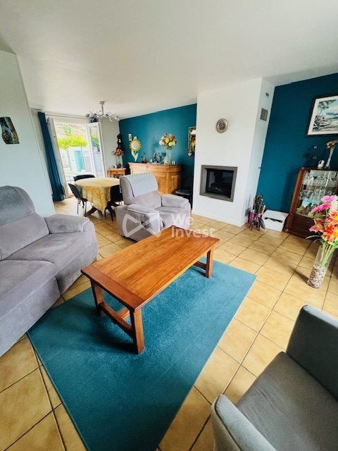 Property photo 2 of 11