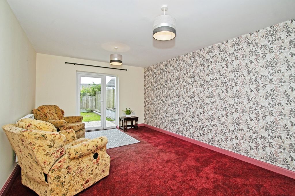 Property photo 2 of 13 Lounge