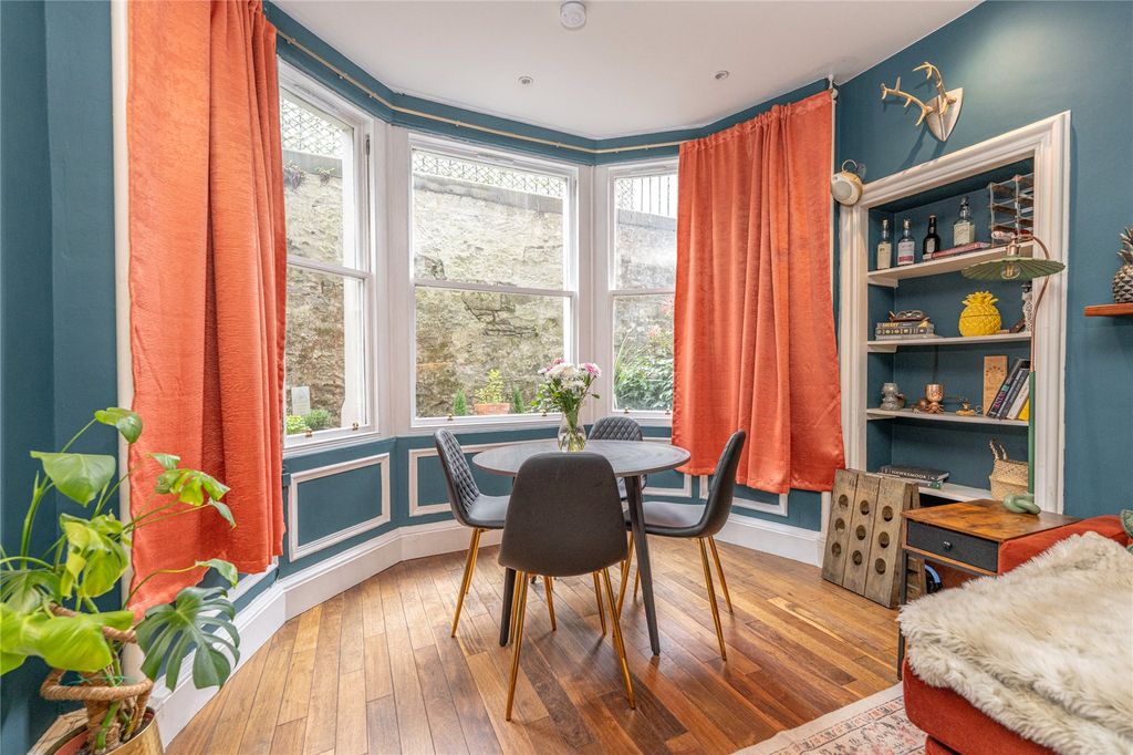 Property photo 3 of 19 Lounge/Kitchen Alt