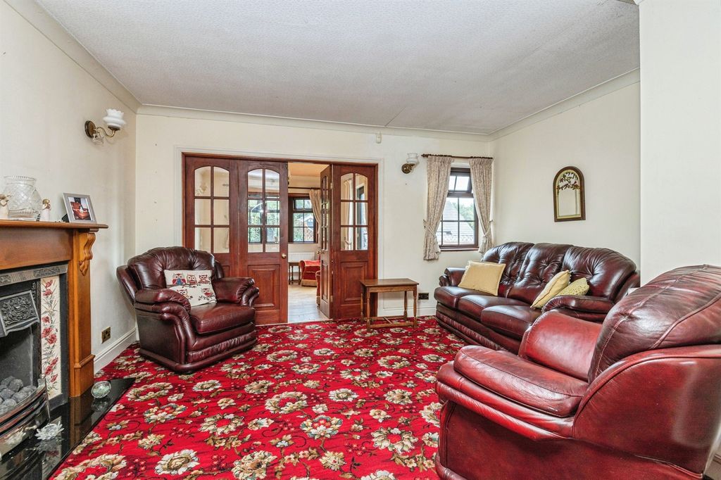 Property photo 3 of 14