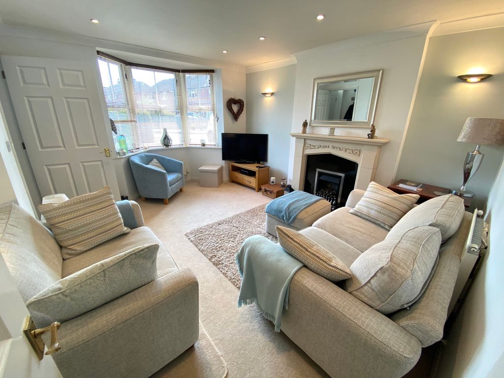 Property photo 2 of 14