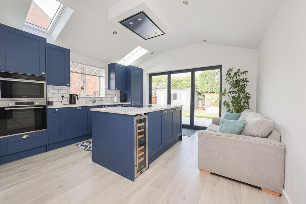 Property photo 3 of 22 4521853