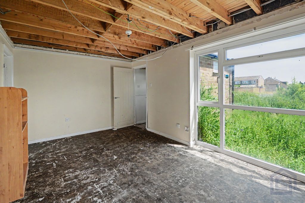 Property photo 3 of 16