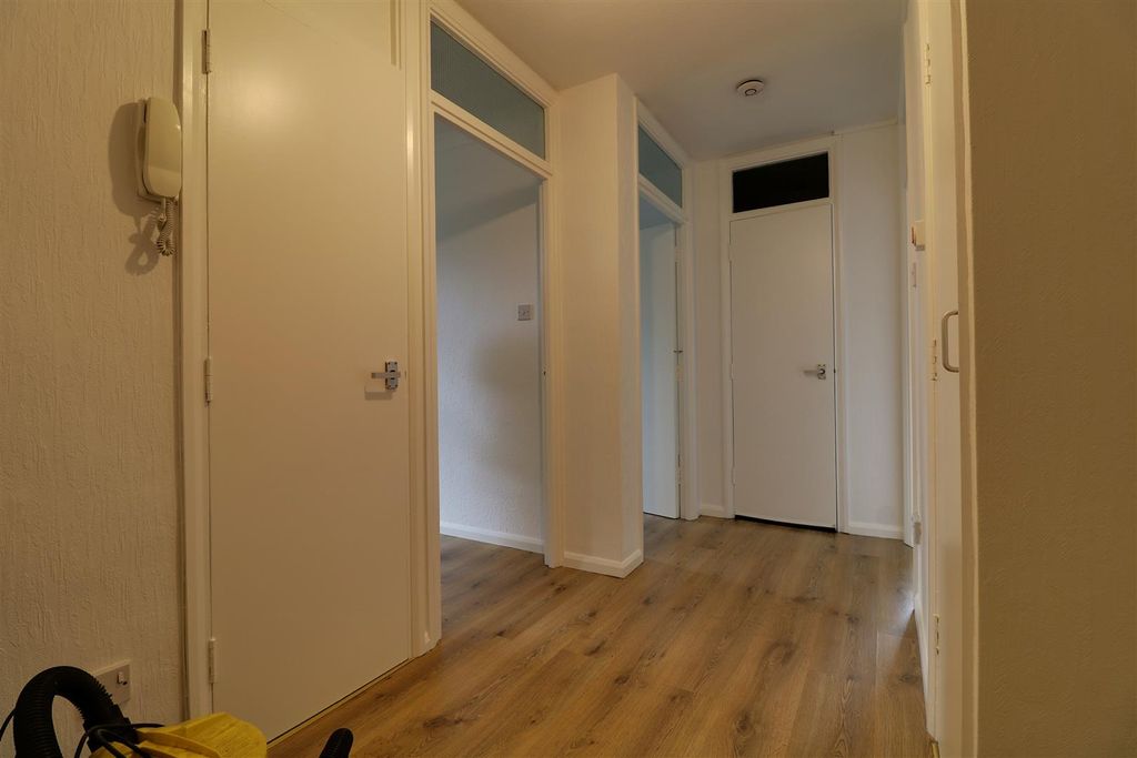 Property photo 2 of 9 A Spacious Reception Hallway