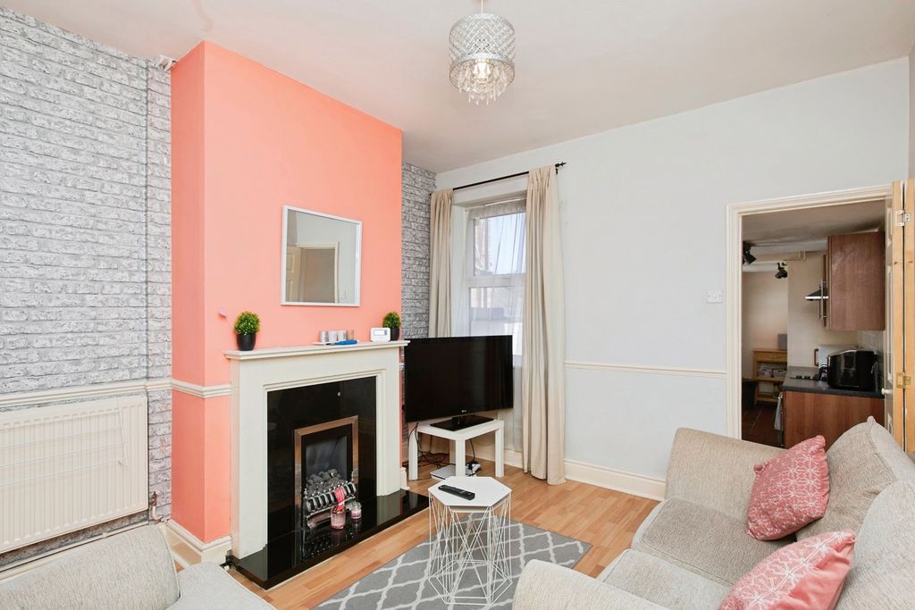 Property photo 3 of 17 Pbox-Img.Jpg